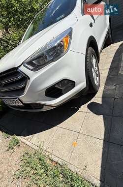 Внедорожник / Кроссовер Ford Escape 2018 в 