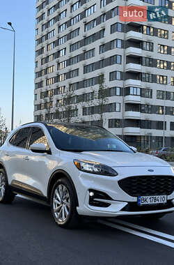 Внедорожник / Кроссовер Ford Escape 2021 в Киеве