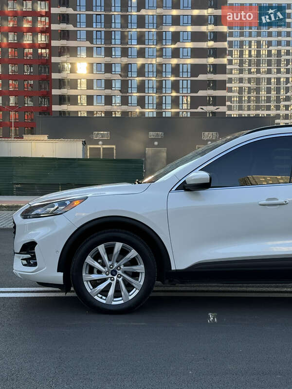 Внедорожник / Кроссовер Ford Escape 2021 в Киеве