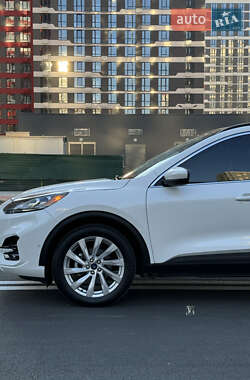Внедорожник / Кроссовер Ford Escape 2021 в 