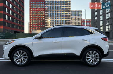 Внедорожник / Кроссовер Ford Escape 2021 в 