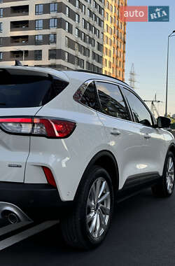 Внедорожник / Кроссовер Ford Escape 2021 в 