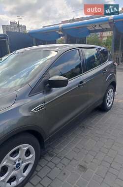 Внедорожник / Кроссовер Ford Escape 2017 в 