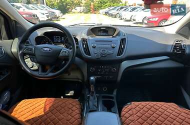 Внедорожник / Кроссовер Ford Escape 2016 в 