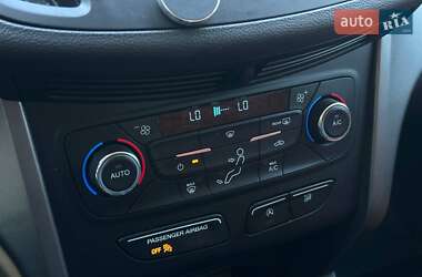 Внедорожник / Кроссовер Ford Escape 2016 в 