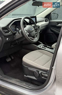 Внедорожник / Кроссовер Ford Escape 2021 в 
