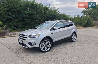 Внедорожник / Кроссовер Ford Escape 2018 в 