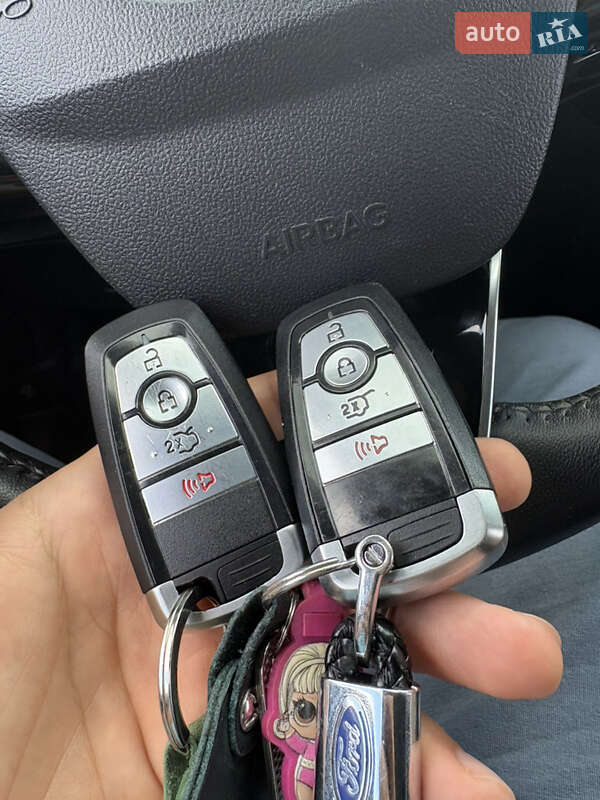 Внедорожник / Кроссовер Ford Escape 2021 в Киеве