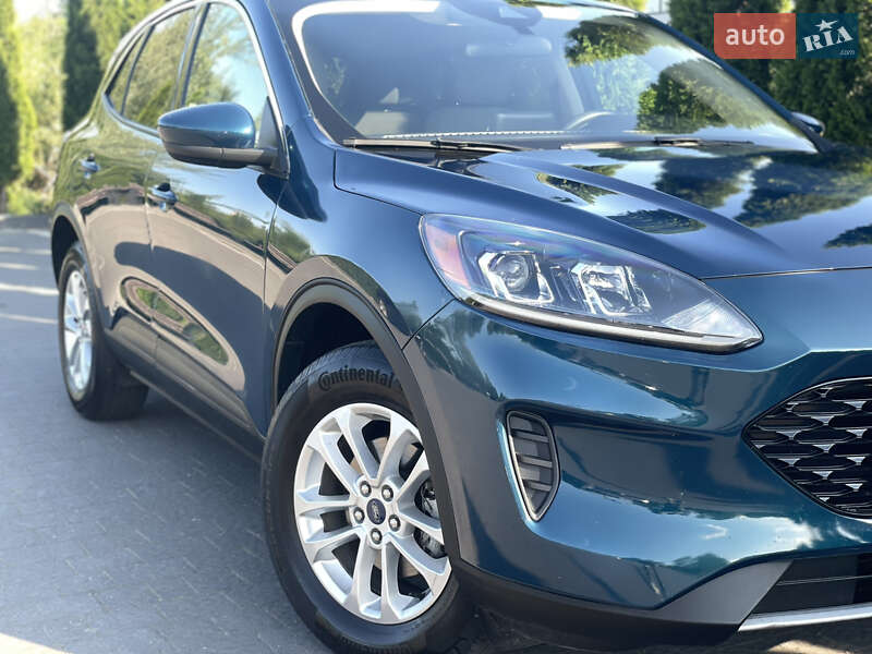 Внедорожник / Кроссовер Ford Escape 2020 в Надворной