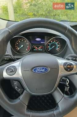 Внедорожник / Кроссовер Ford Escape 2015 в 