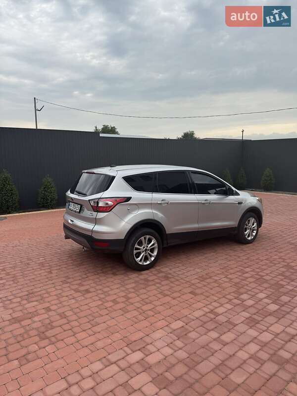 Внедорожник / Кроссовер Ford Escape 2017 в Жашкове