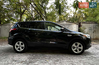 Внедорожник / Кроссовер Ford Escape 2015 в 