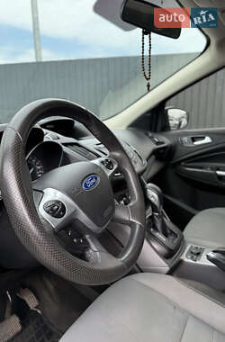 Внедорожник / Кроссовер Ford Escape 2015 в 