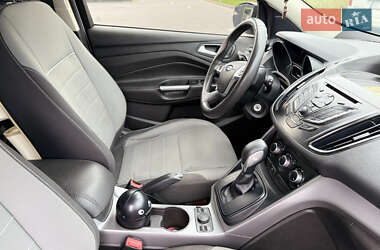 Внедорожник / Кроссовер Ford Escape 2015 в 