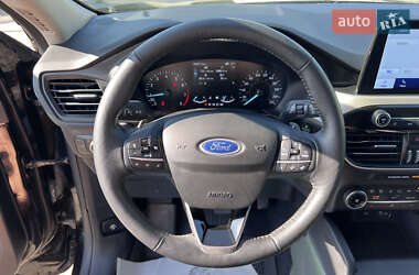 Внедорожник / Кроссовер Ford Escape 2020 в 