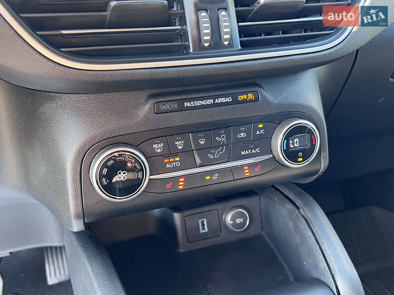 Внедорожник / Кроссовер Ford Escape 2020 в Нововолынске