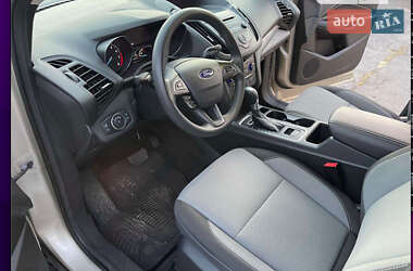 Внедорожник / Кроссовер Ford Escape 2017 в 