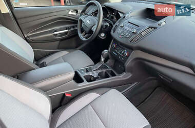 Внедорожник / Кроссовер Ford Escape 2017 в 