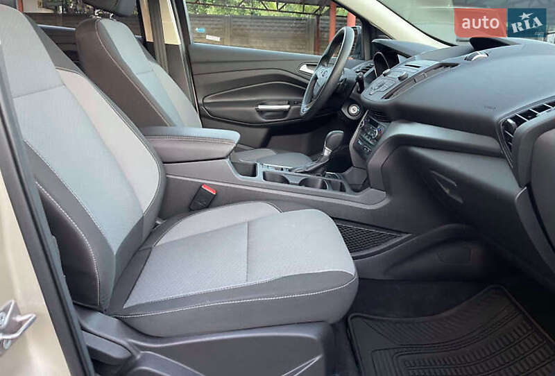 Внедорожник / Кроссовер Ford Escape 2017 в Днепре