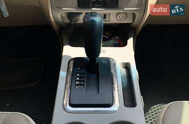 Внедорожник / Кроссовер Ford Escape 2012 в 