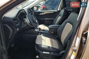 Внедорожник / Кроссовер Ford Escape 2021 в 