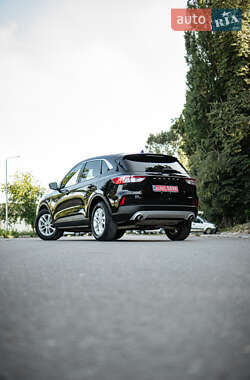 Внедорожник / Кроссовер Ford Escape 2020 в 