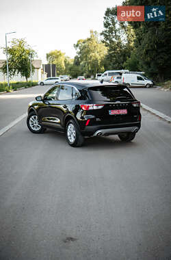 Внедорожник / Кроссовер Ford Escape 2020 в 