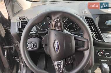 Внедорожник / Кроссовер Ford Escape 2016 в 