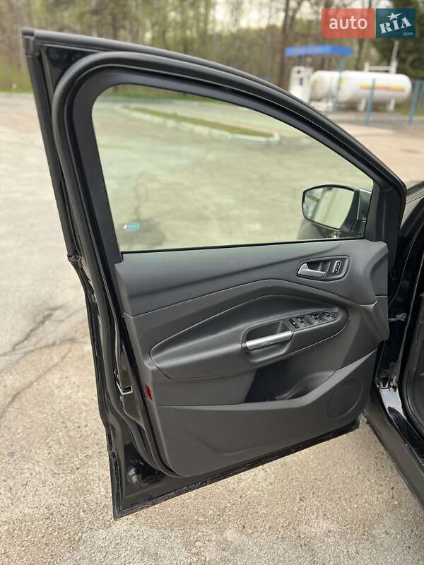 Внедорожник / Кроссовер Ford Escape 2015 в Славуте