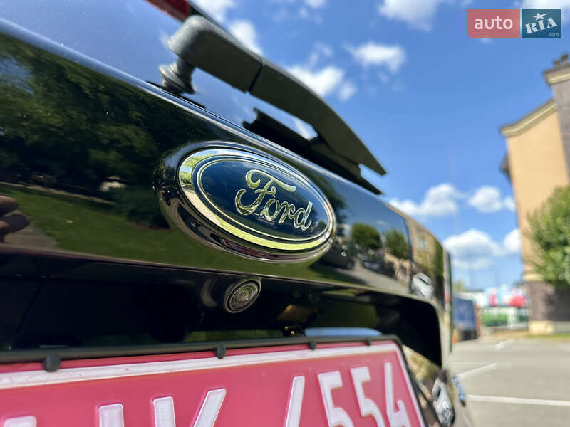 Внедорожник / Кроссовер Ford Escape 2017 в Киеве