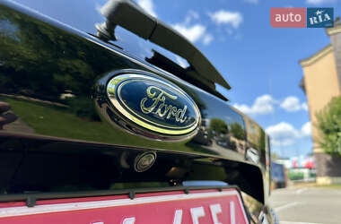 Внедорожник / Кроссовер Ford Escape 2017 в 