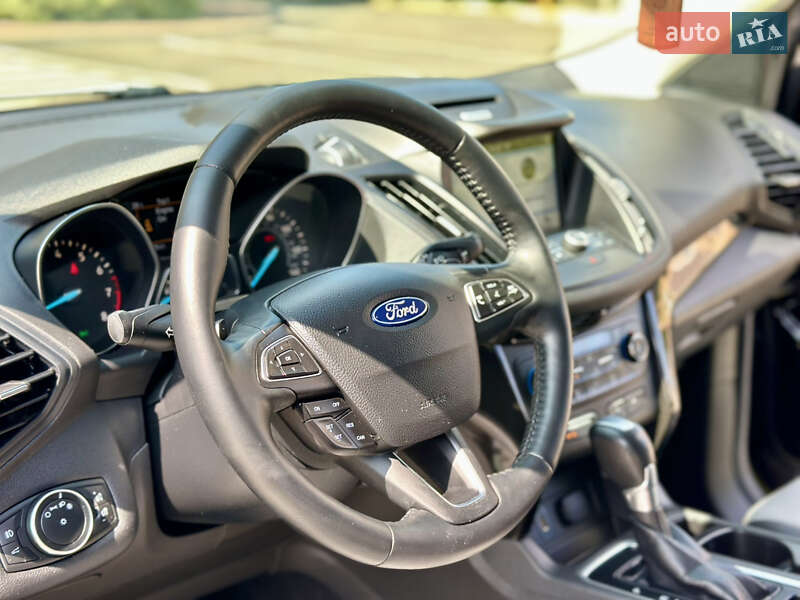 Внедорожник / Кроссовер Ford Escape 2017 в Киеве