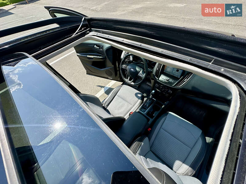 Внедорожник / Кроссовер Ford Escape 2017 в Киеве