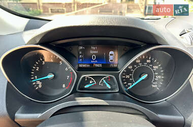 Внедорожник / Кроссовер Ford Escape 2017 в 