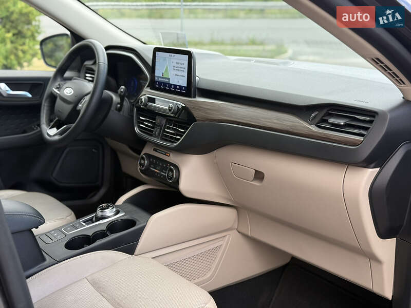 Внедорожник / Кроссовер Ford Escape 2020 в Днепре