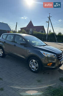 Позашляховик / Кросовер Ford Escape 2016 в 