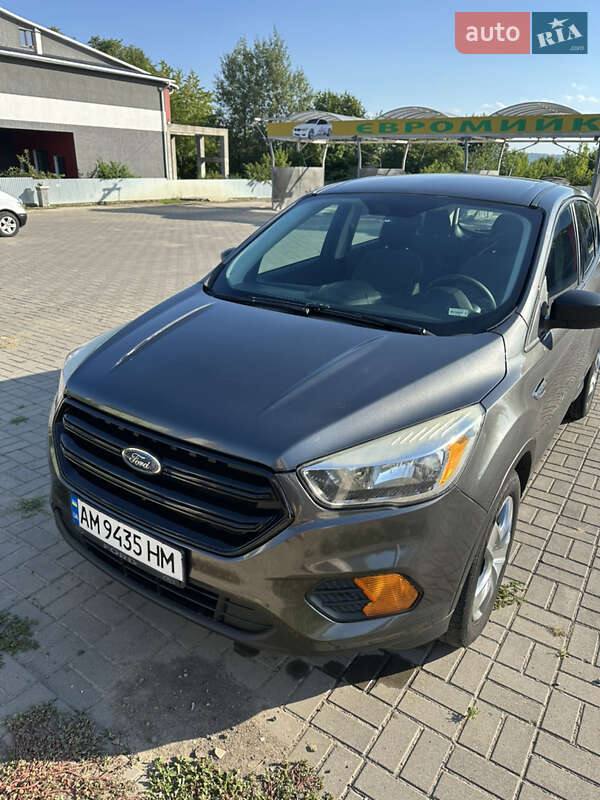 Внедорожник / Кроссовер Ford Escape 2016 в Черновцах