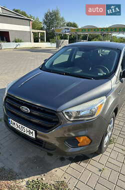 Позашляховик / Кросовер Ford Escape 2016 в 