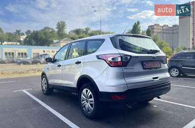 Внедорожник / Кроссовер Ford Escape 2018 в 