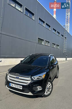 Внедорожник / Кроссовер Ford Escape 2017 в Киеве