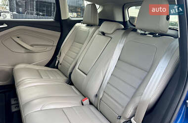 Внедорожник / Кроссовер Ford Escape 2018 в 