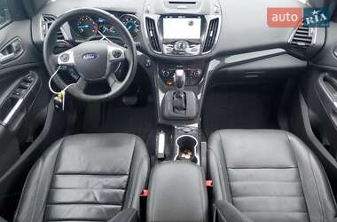 Внедорожник / Кроссовер Ford Escape 2016 в 