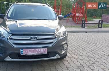 Внедорожник / Кроссовер Ford Escape 2018 в 