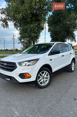 Позашляховик / Кросовер Ford Escape 2019 в Остер
