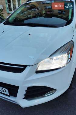 Внедорожник / Кроссовер Ford Escape 2013 в 