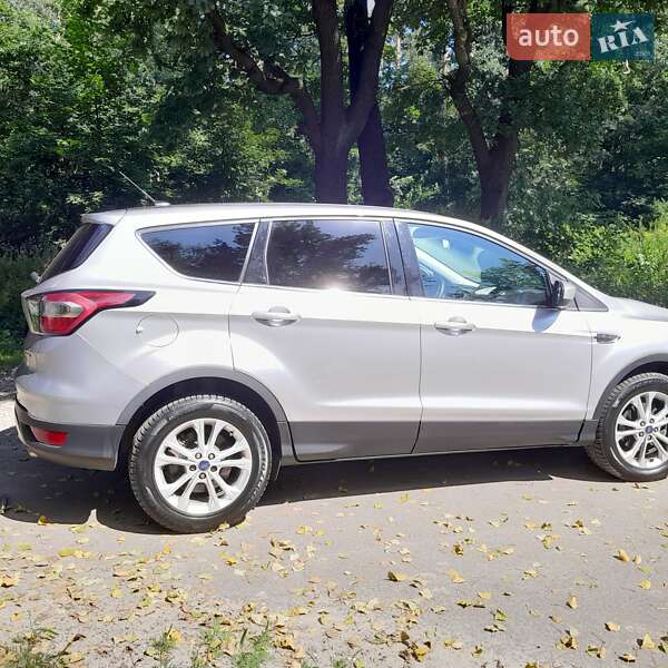 Внедорожник / Кроссовер Ford Escape 2016 в Киеве
