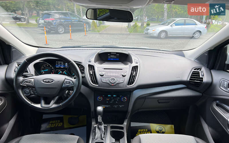 Внедорожник / Кроссовер Ford Escape 2017 в Львове