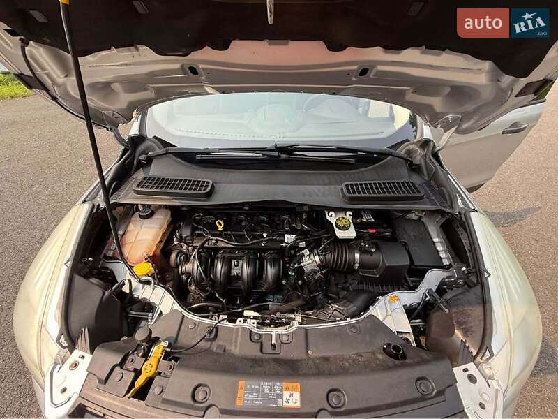 Внедорожник / Кроссовер Ford Escape 2015 в Виннице