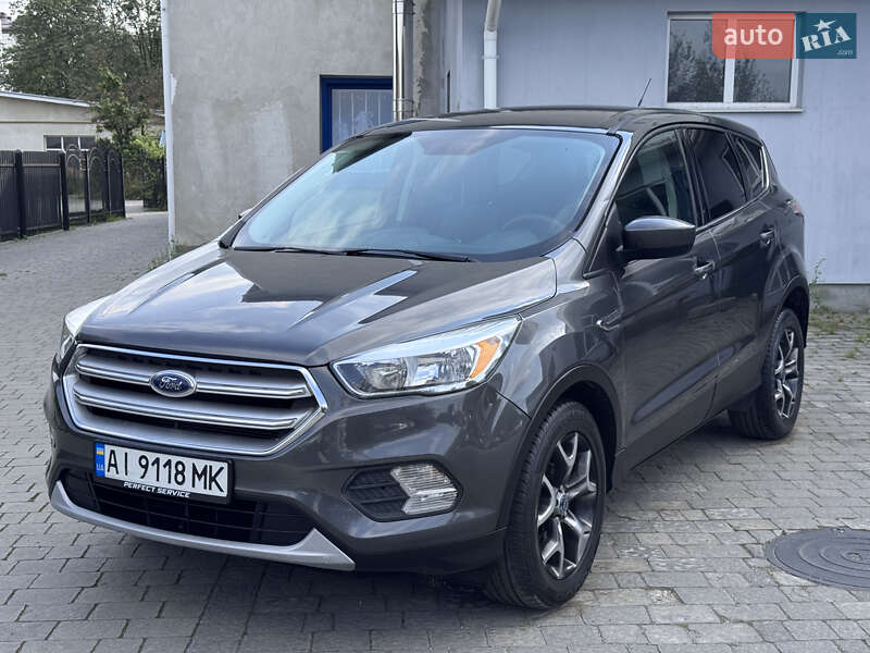 Внедорожник / Кроссовер Ford Escape 2016 в 