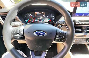 Внедорожник / Кроссовер Ford Escape 2019 в 